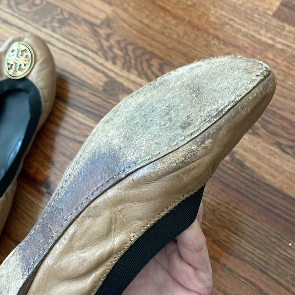 Tory Burch driving shoes Womens 11 tan logo designer *need repair to sole*